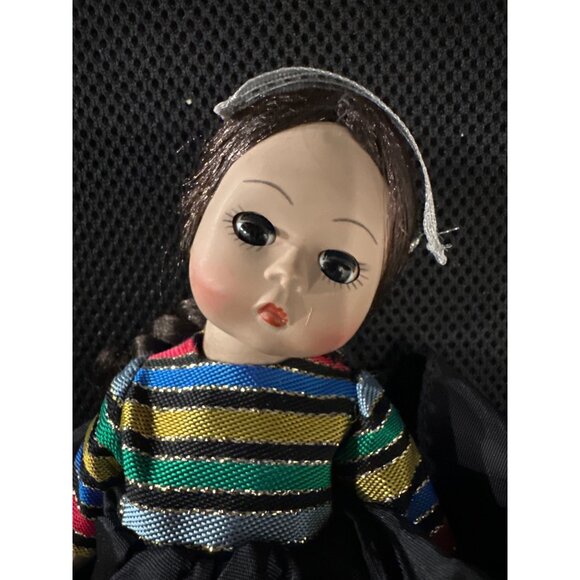 Madame Alexander "Egypt" Collectible Doll In Traditional Outfit With Braided Hai - Picture 5 of 7